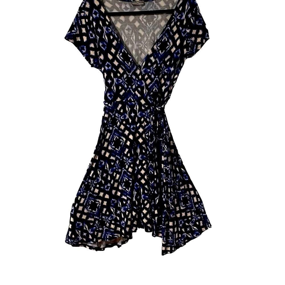 Market & Spruce navy & white print soft knit wrap dress M